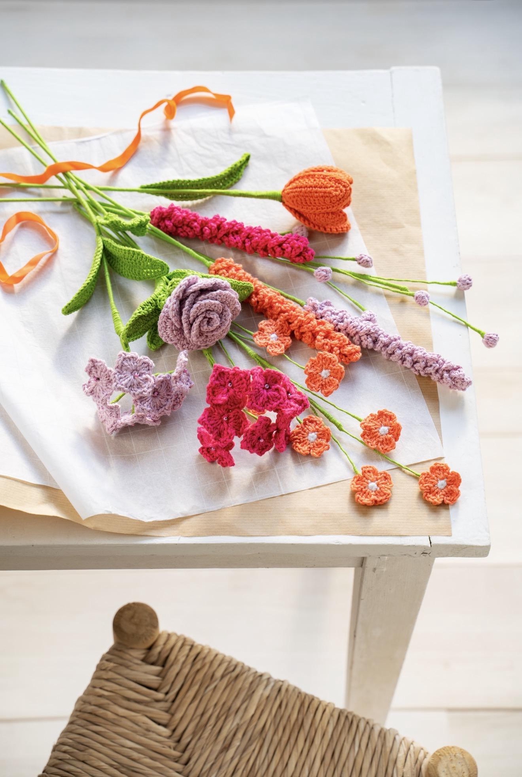 Des fleurs au crochet
Patrons, kits et idées créatives pour te faire plaisir en crochetant