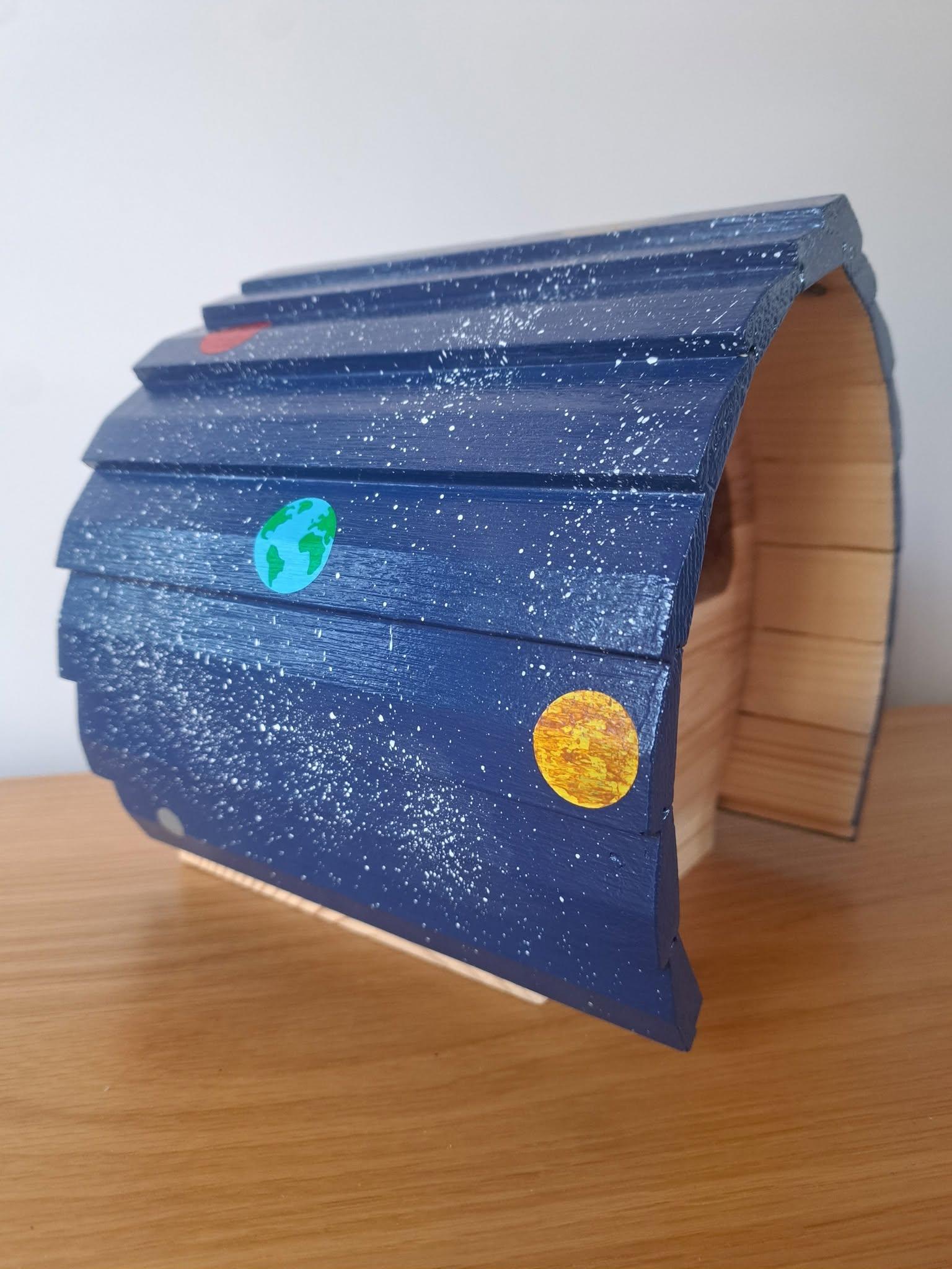 solar system open front bird nesting box
