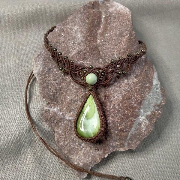 Collier ras du cou Rosalie, micro macramé, cabochon argile polymère