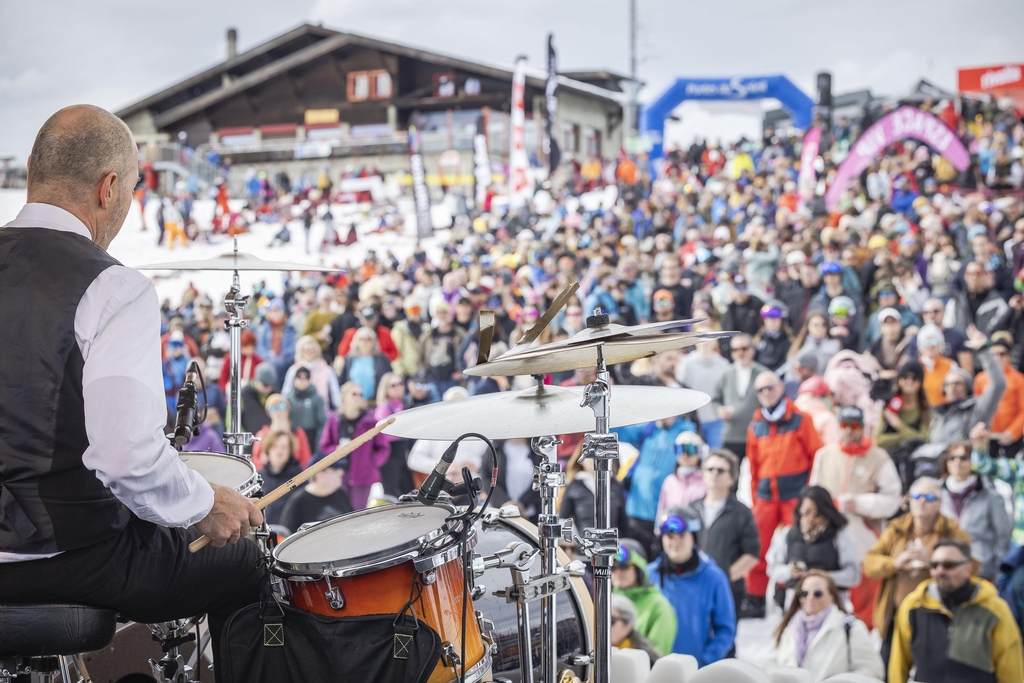 Boutique en ligne Portes du Soleil, articles aux couleurs du festival Rock the Pistes au coeur des alpes franco-suisses.