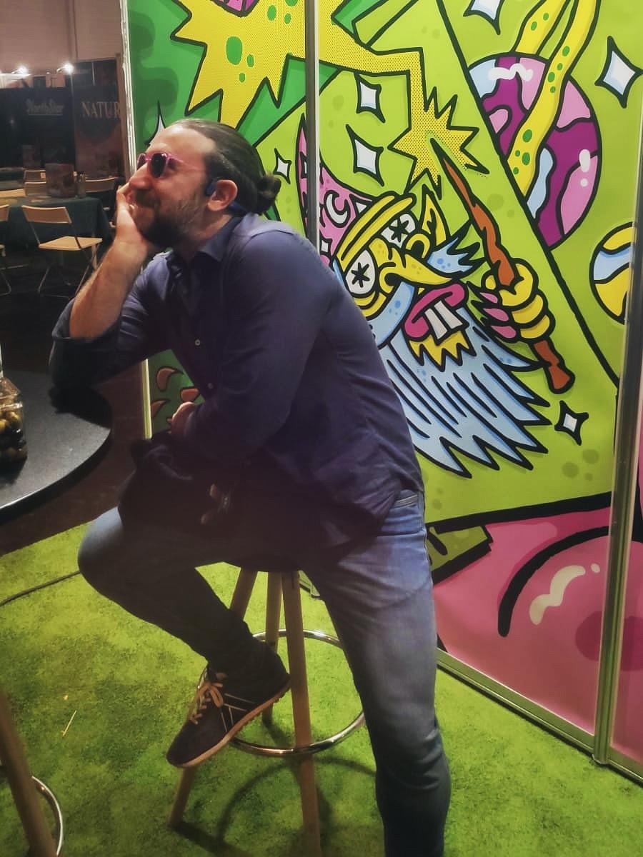 Mi nombre es Pablo Bravo y a través de HOOKed Games intento dar forma y visibilidad a diferentes proyectos de Juegos de Mesa de creación y diseño propios.