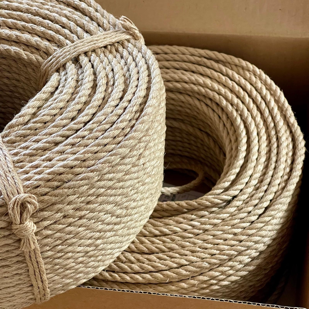 KoumanawaUK is the official UK distribution of SHIZEN jute rope.