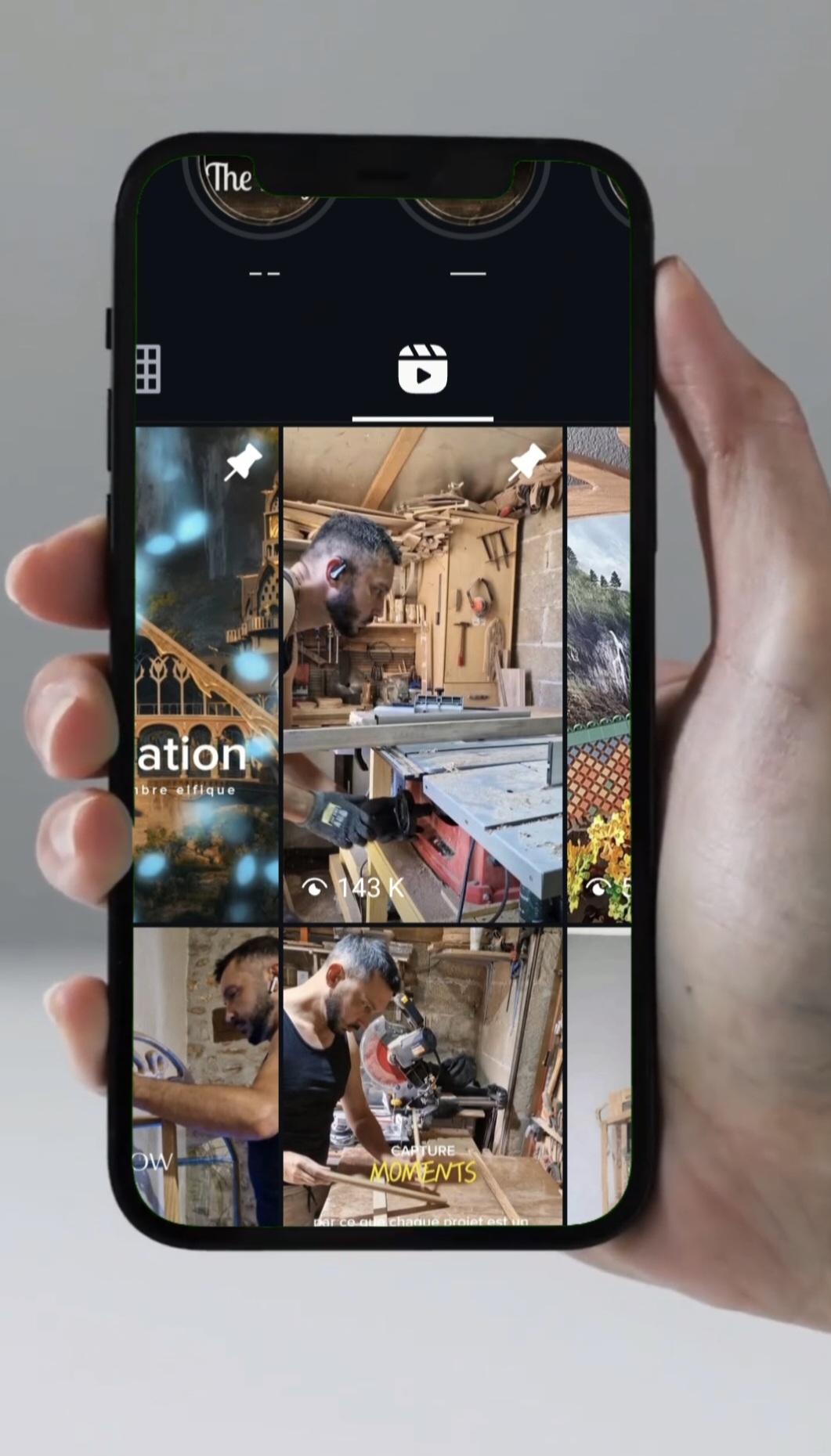 Je partage régulièrement sur Instagram les coulisses de l’atelier : idées créatives, projets en cours, vidéos de fabrication artisanale, retours clients authentiques, ainsi que mes inspirations autour des univers fantastiques, jeux et concours exclusifs.
Suivez L’ARTelier de Julien pour découvrir en temps réel la création de meubles sur mesure en bois massif, la transformation de pièces uniques, et pour échanger avec une communauté passionnée de décoration geek et médiévale.