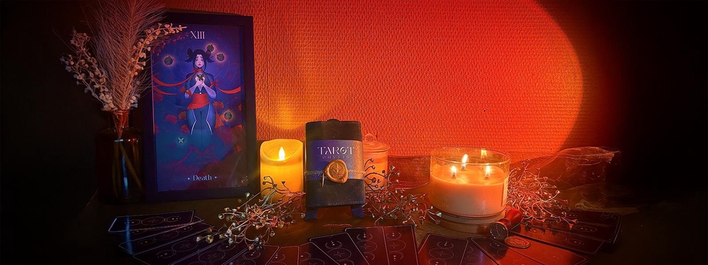 Tarot Onyris – Jeu de 78 cartes illustrées à la main