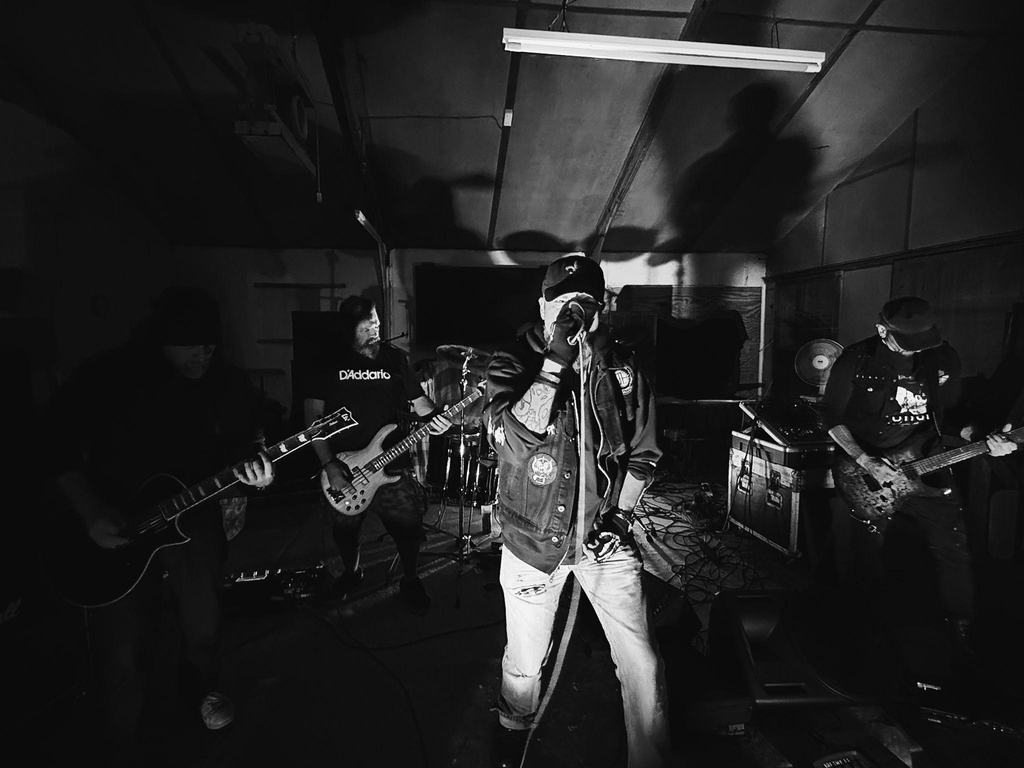 Deadcast band Official
