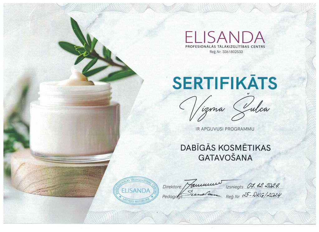 Ja ziepju gatavošanu, izmantojot ārstniecības augus, apguvu patstāvīgi, tad dabīgās kosmētikas meistarību devos apgūt pie ekspertiem.