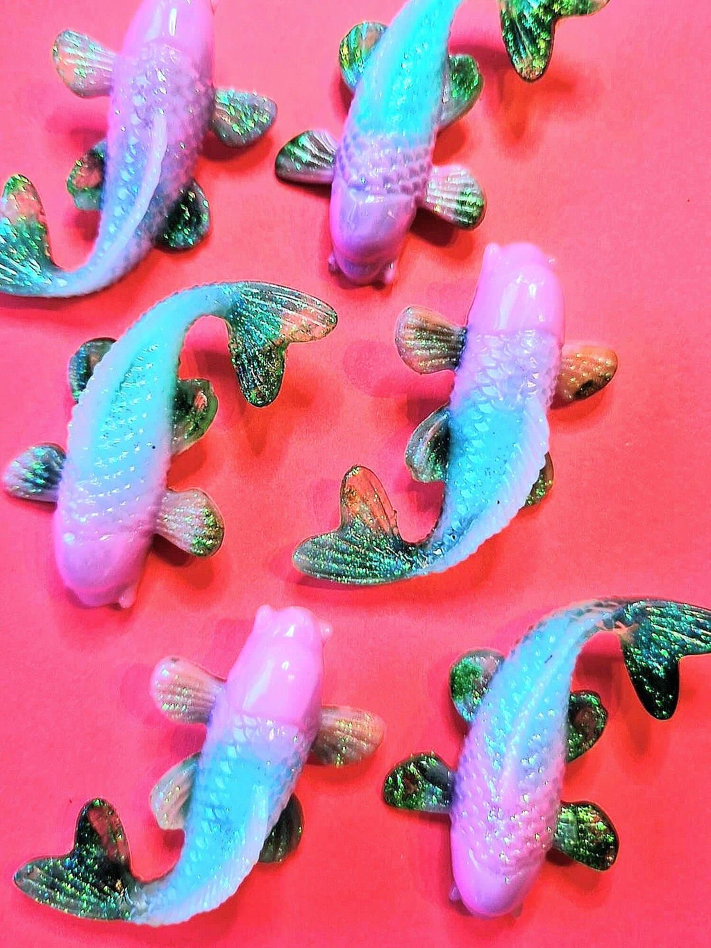 Kimaltavat uutuusvärit keväänrientoihin!