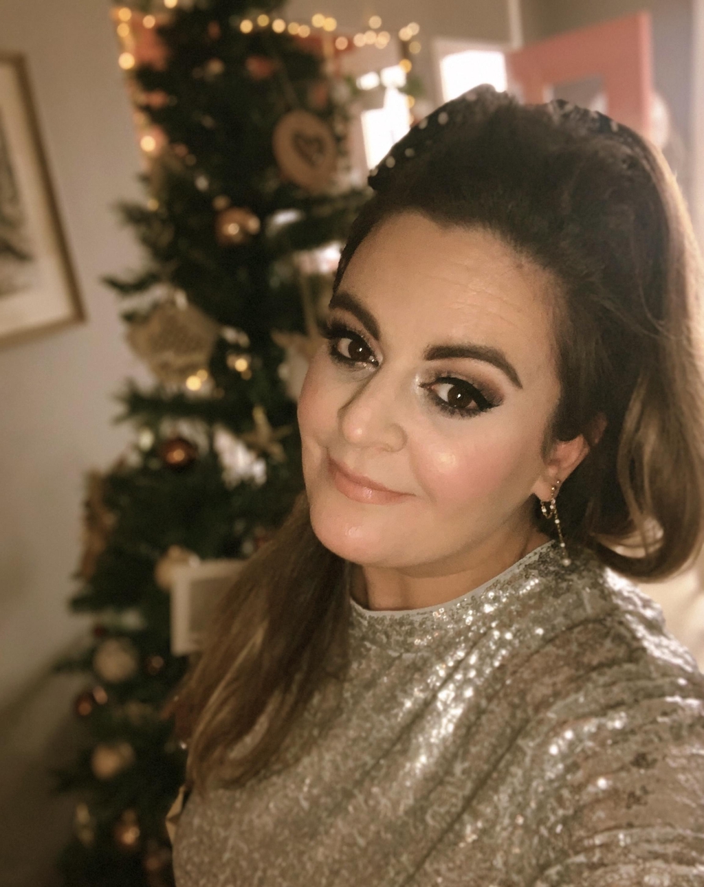 La créatrice, Perrine, a commencé à créer la marque Bijoux Little Birds lors de expatriation en Suisse allemande.