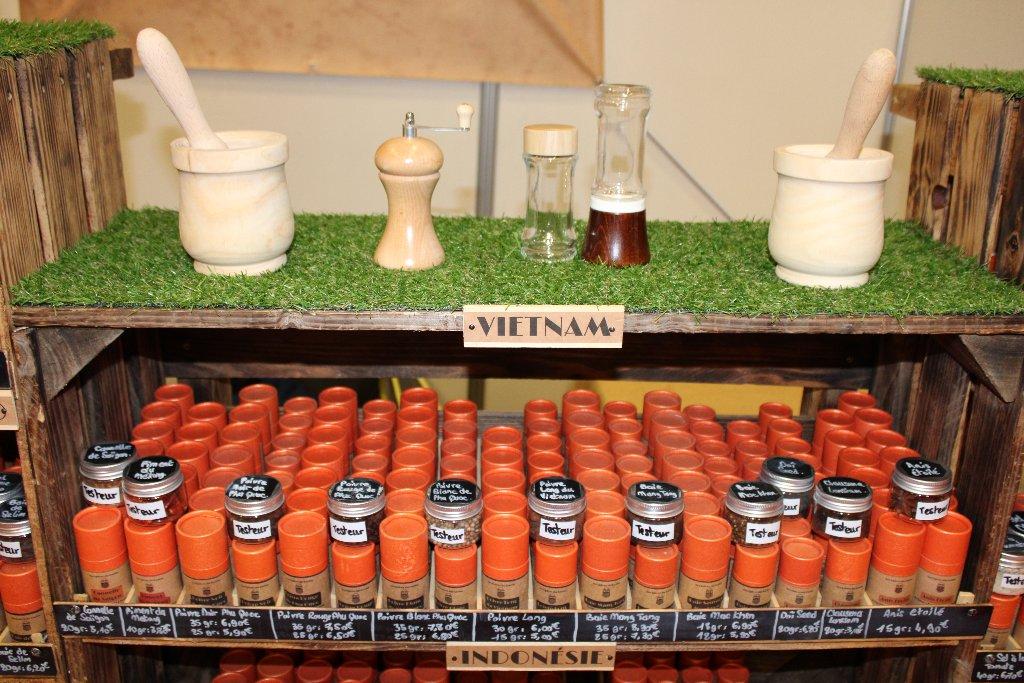Moulins fabriqués dans le Jura et Epices du Vietnam