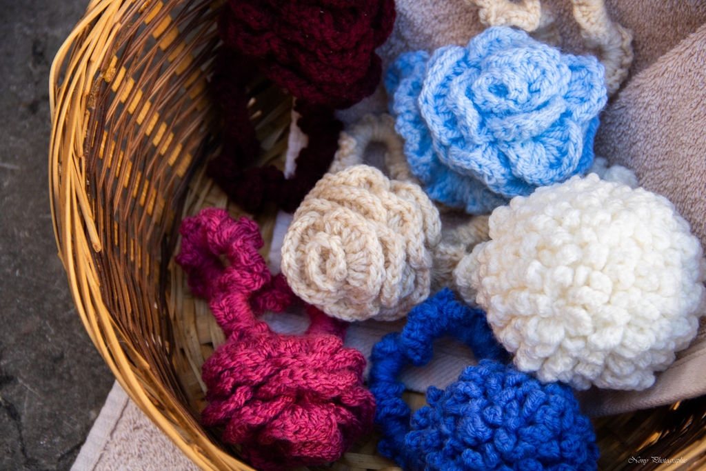Boutique de création au crochet en laine basé à Lyon. Création artisanale en laine fait-main