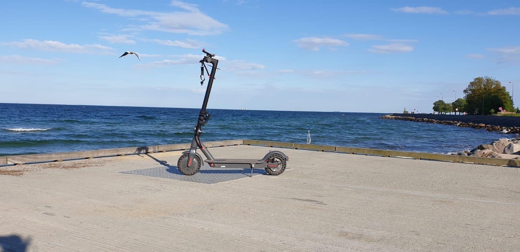 30 km/t foldbar PRO el-løbehjul med 350W motor, 10.4Ah batteri, 25 km kørsel