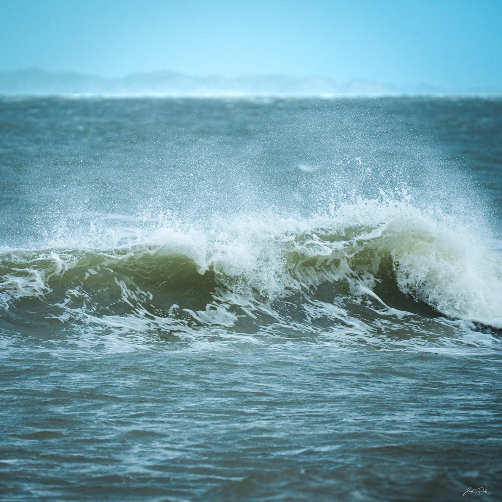 Geraakt door de golven van de zee