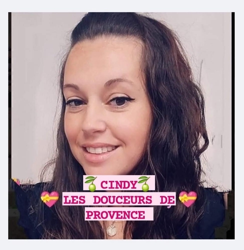 ✨ Je suis Cindy, fondatrice des Douceurs de Provence — une entreprise artisanale située à Pignans, au cœur du Var.
Je fabrique avec passion des pots de tartinables faits maison, préparés à la main avec des ingrédients de qualité à base d'olives🫒
Des créations gourmandes, locales et pleines de saveurs ! 
