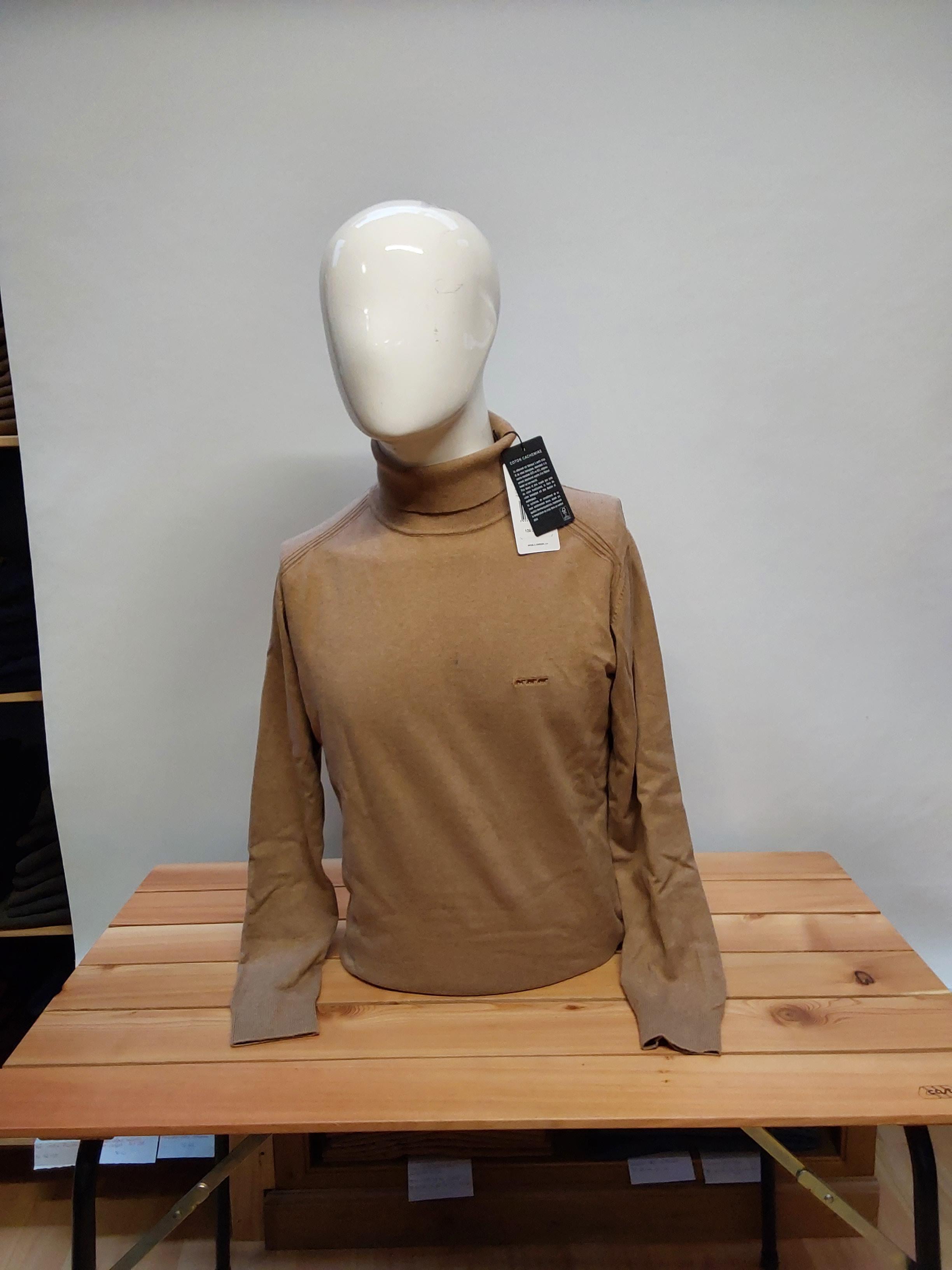 Pull col roulé