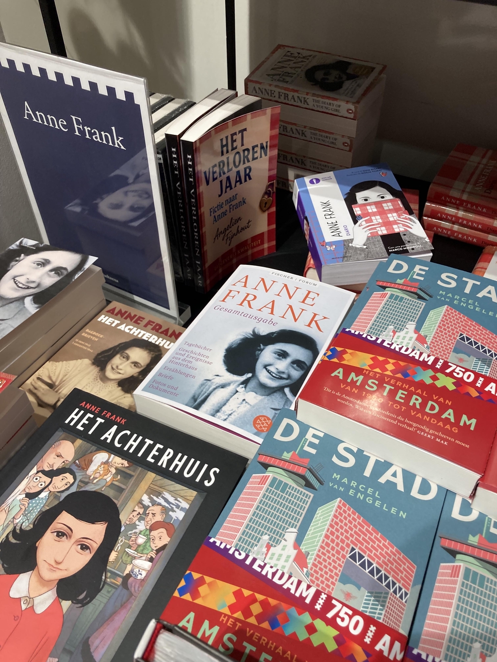 Lees verder op annefrank.store