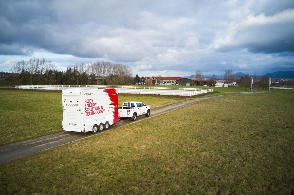 Unsere Produkte sind darauf ausgerichtet, Dir dabei zu helfen, mit deinem Pferd eine perfekte Balance zwischen Leistung und Regeneration zu erzielen. Wir stellen Dir hochwertige Mittel zur Verfügung, die auf den aktuellsten Erkenntnissen der Forschung basieren. Informiere Dich und erlebe selbst was unsere Produkte für Dich und Dein Pferd leisten können!