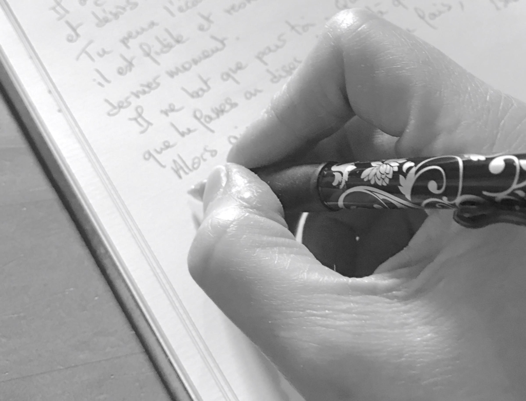 Offrez un texte d'accompagnement
Suivant votre besoin, l'occasion, ou l'inspiration du projet, je peux créer pour vous une citation, un texte, un poème ou un conte, unique. 