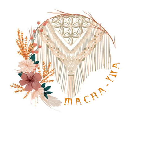 Créatrice d'accessoires et décorations en macramé et résine époxy 