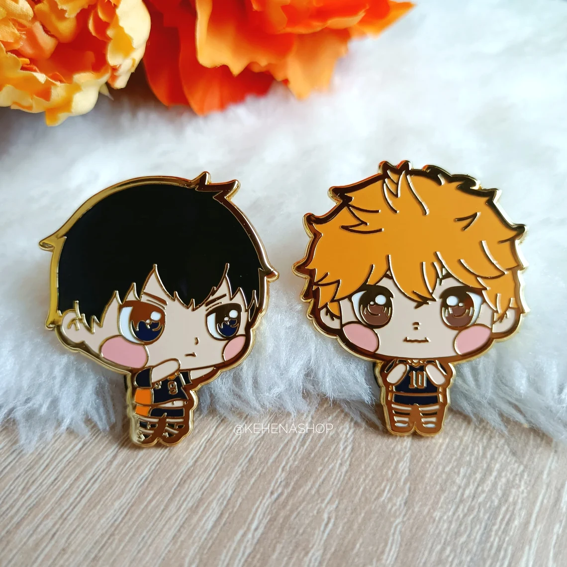 Pines métálicos basados en personajes de anime y videojuegos / Enamel pins based in anime and videogames characters