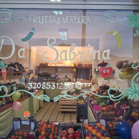 Nata circa 1 anno fa per soddisfare il palato di tutti con prodotti certificati e di prima qualita.perche non sempre mangiamo sano o sappiamo da dove proviene la frutta e la verdura che mettiamo ogni giorno sulle nostre tavole