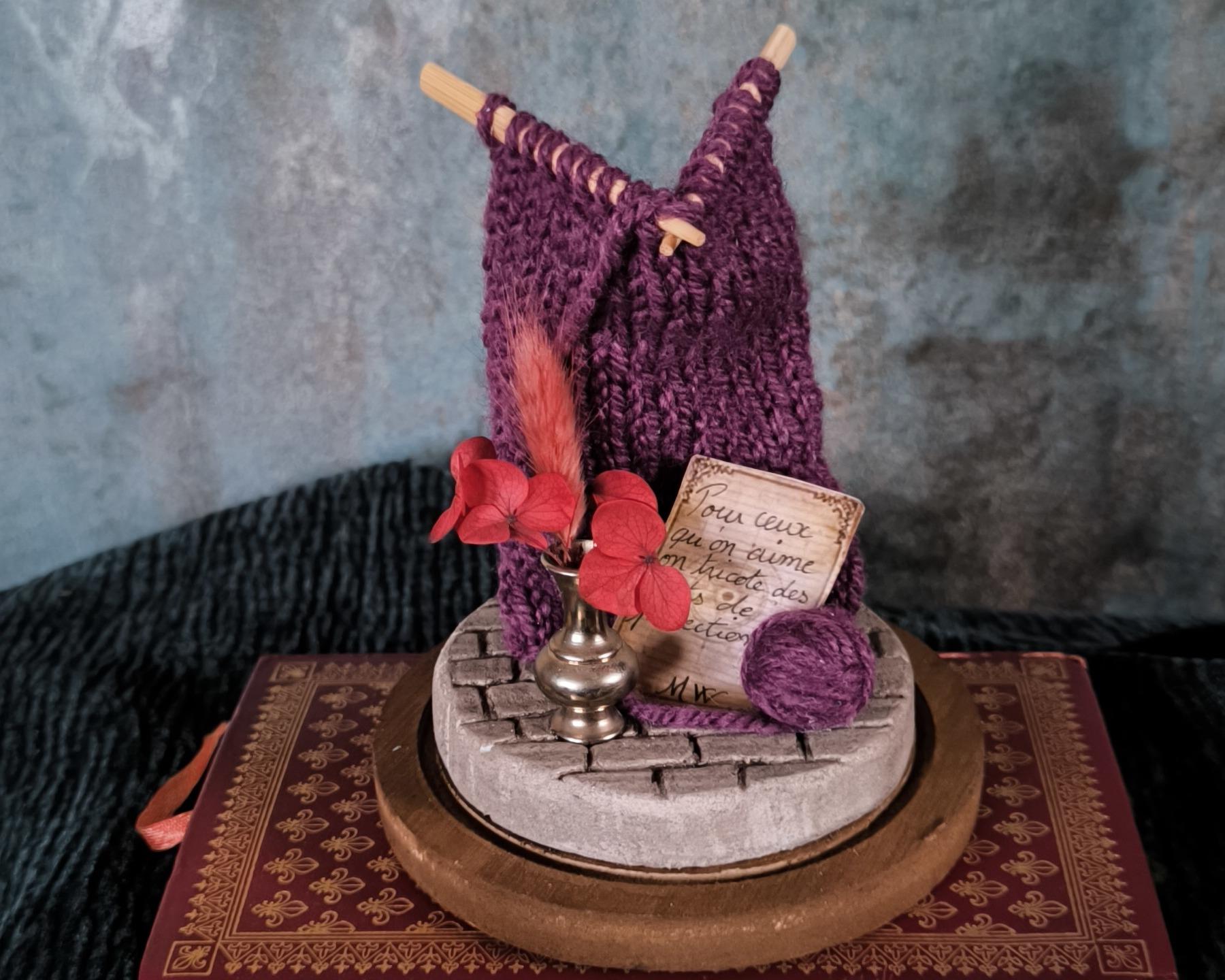 Fioles magiques miniatures – potions artisanales enchantées. 
Fioles artisanales en verre : potions lumineuses, élixirs secrets et décorations féeriques.