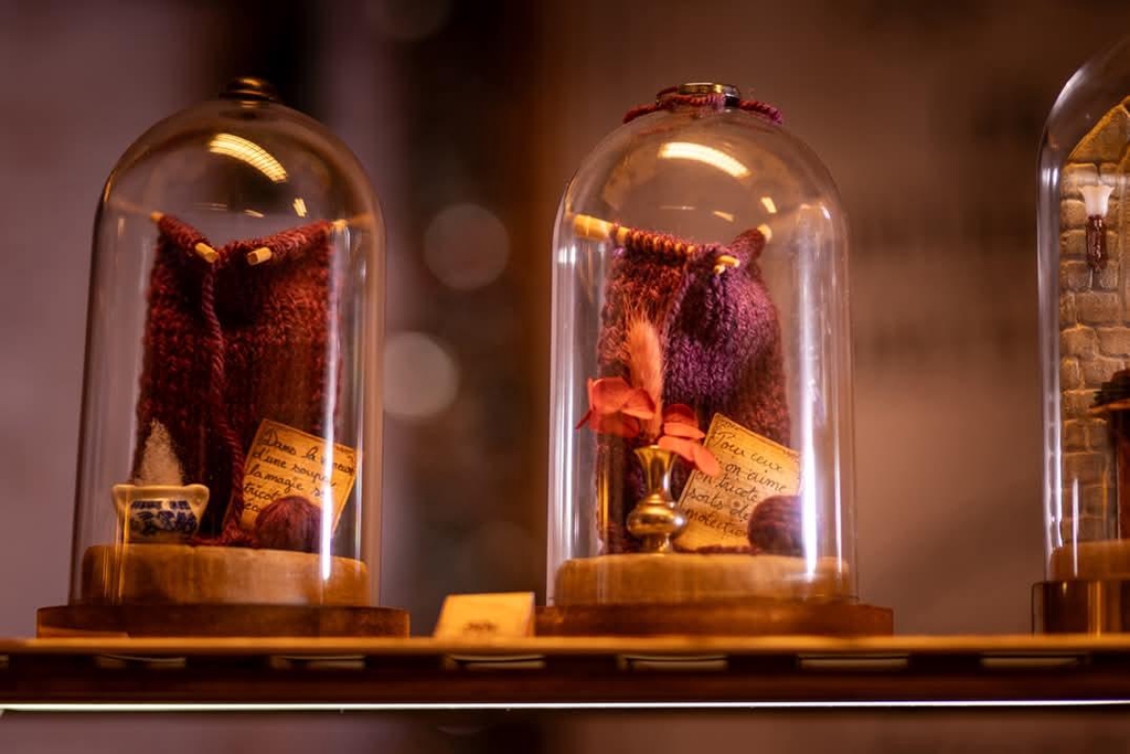 Boutique – Créations miniatures magiques | Mon Placard Créatif.
Découvrez des créations miniatures artisanales : potions, grimoires, dioramas et objets magiques faits main. Univers poétique et enchanté.