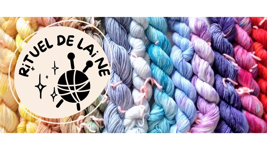 rituel de laine le fil qui nous relie de la laine nontraitée teinte à la main imprégnée de l'energie des éléments et des saisons