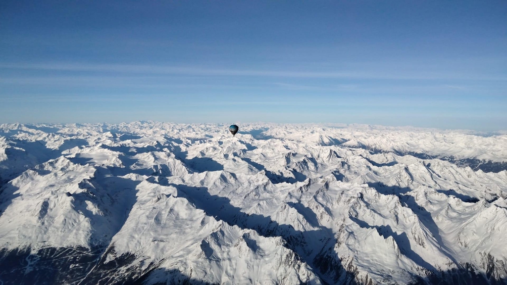 Alpenüberquerung im Heißluftballon 