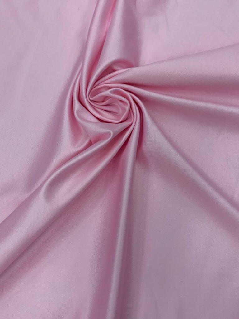 Découvrez nos pièces exclusives en suplex, reconnues pour leur qualité et leur confort exceptionnels.
Leur tissu épais garantit une tenue parfaite et une élasticité idéale grâce à une composition de 92 % polyester et 8 % élasthanne.
Nos pièces s’adaptent du 38 au 42 pour sublimer toutes les silhouettes.
