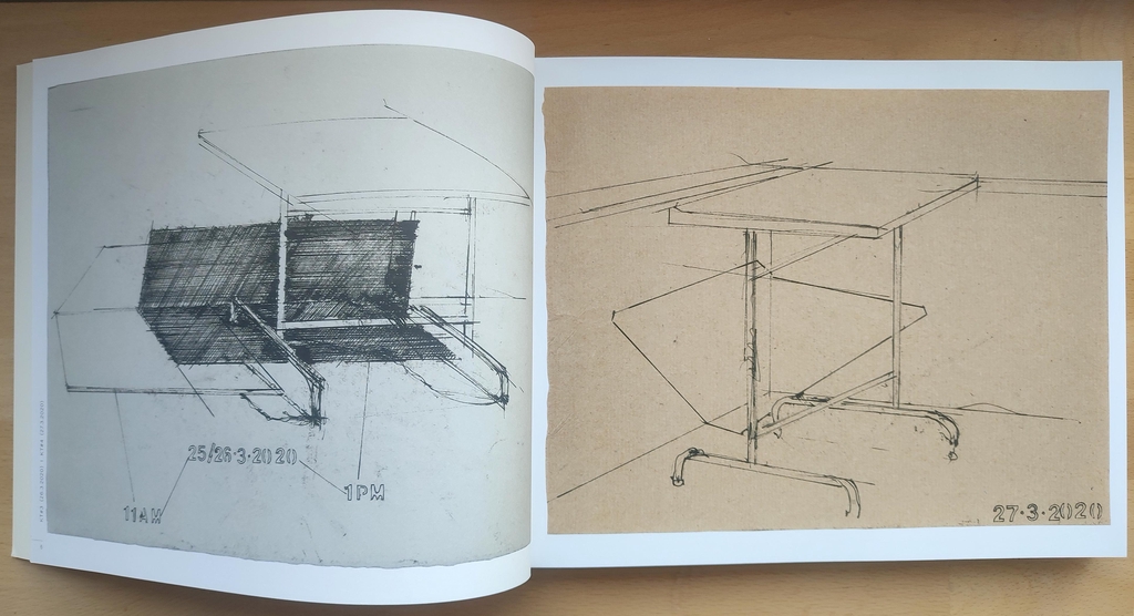 Peter Soriano
Table pliante, iceberg, boules de neige