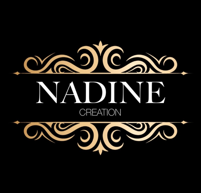 Bijoux artisanaux entièrement réalisés à la main à partir de pâte polymère, de textiles, crochète et de pierres semi-précieuses, selon des techniques de modelage, de crochet et de broderie fine.
Chaque création est unique, pensée pour la femme qui aime les détails et l’authenticité.