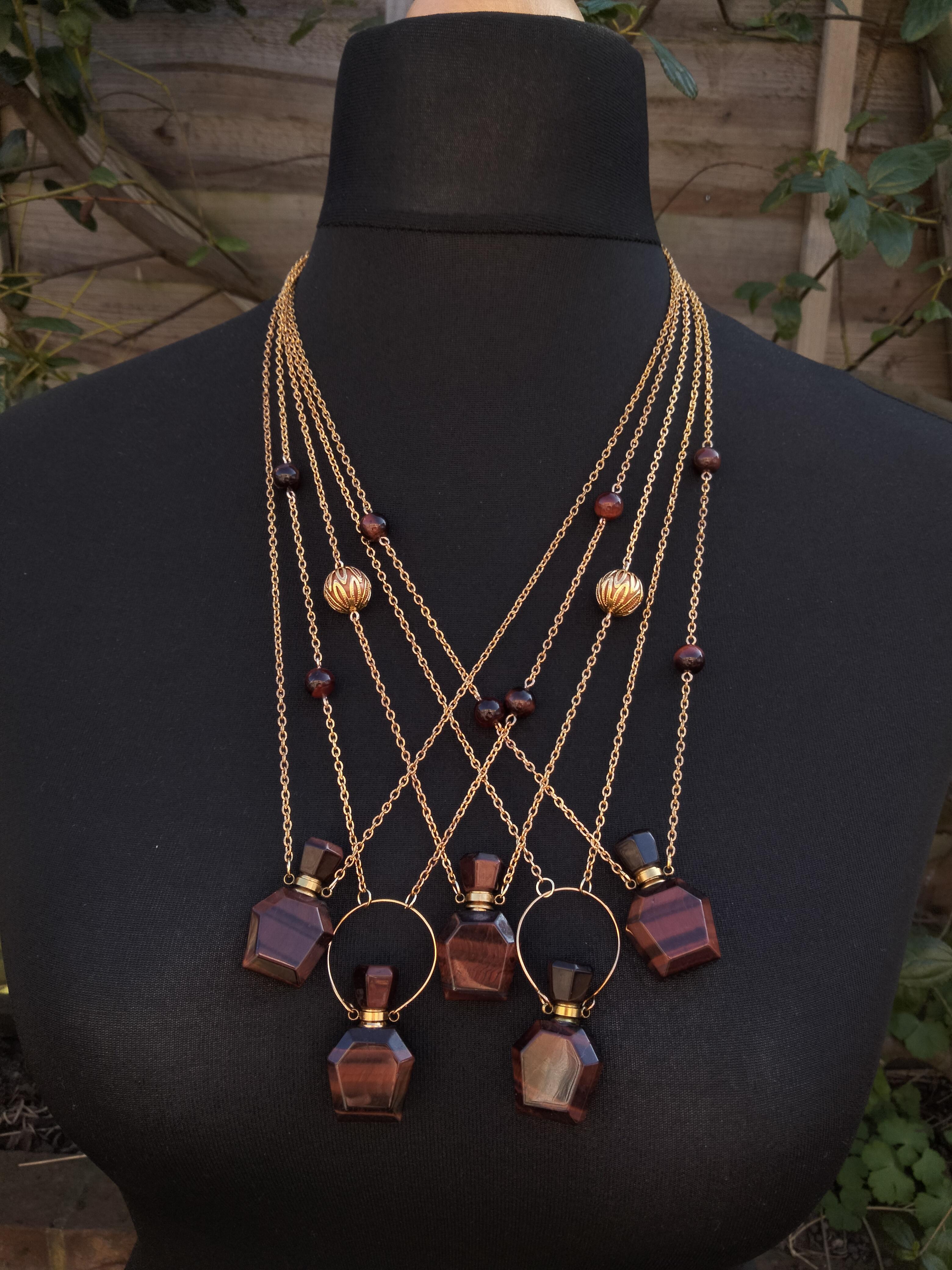 Necklaces & Chokers