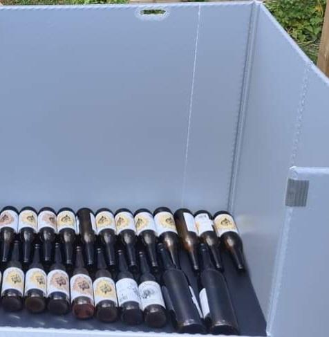 La Microbrasserie de l'Andelle recycle les bouteilles vides avec le partenariat avec IDVERRE.
Pour vous encourager dans cette action vertueuse, une bouteille de bière vous sera offerte par la Microbrasserie de l'Andelle pour 20 bouteilles vides rapportées aux standard de notre brasserie. 