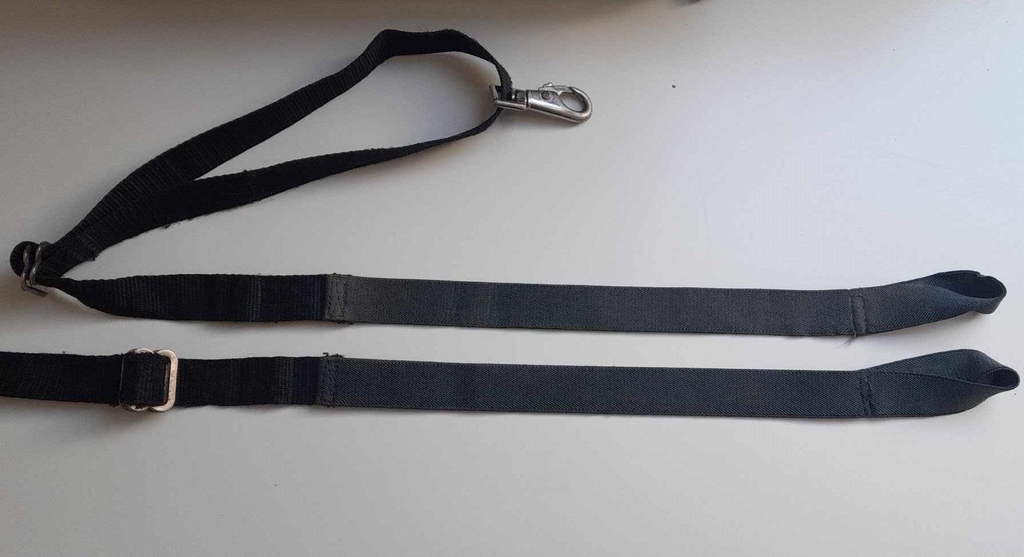 La partie élastiquée de ces sangles de couverture pour cheval était complétement détendue.
L'élastique a été remplacé, et les sangles remontées.