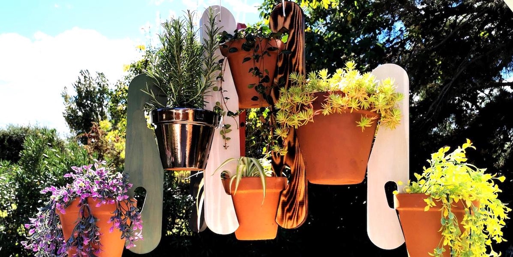 Sublimez votre espace avec nos suspensions florales en bois artisanales