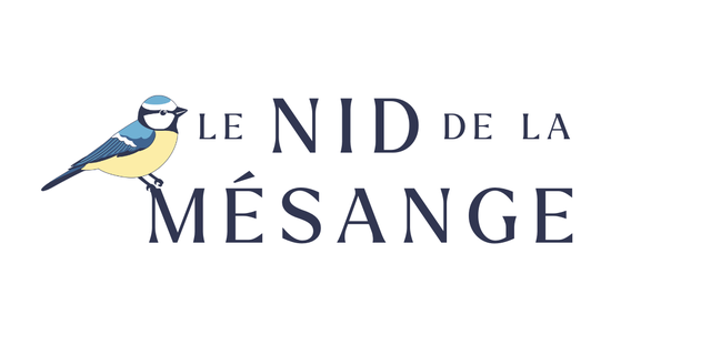 Logo une mésange bleue sur une branche avec le nom du site : Le nid de la mésange