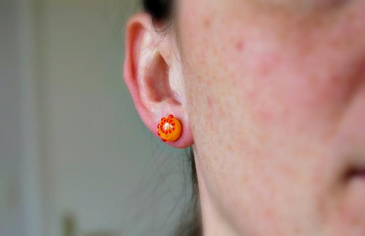 boucles d'oreilles puces en verre filé au chalumeau
