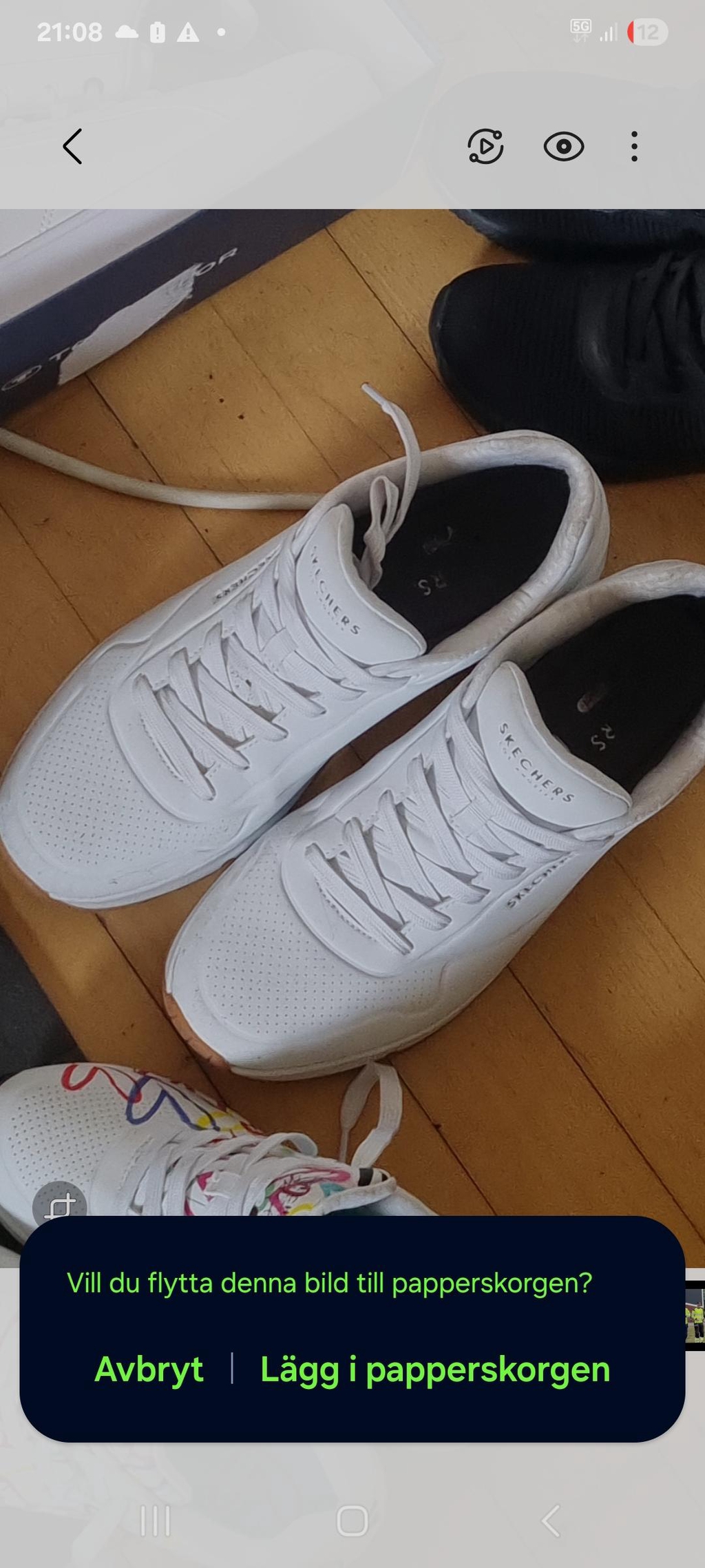 Helt nya skechers sneakers med memory foam sula, helt fantastisk kvalitet