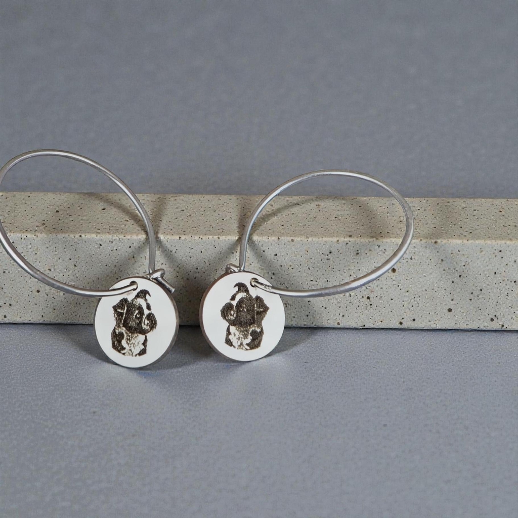 Create silver jewellery from your pets photo all created in our UK studio. For further information, please fill out your details on our contact form.