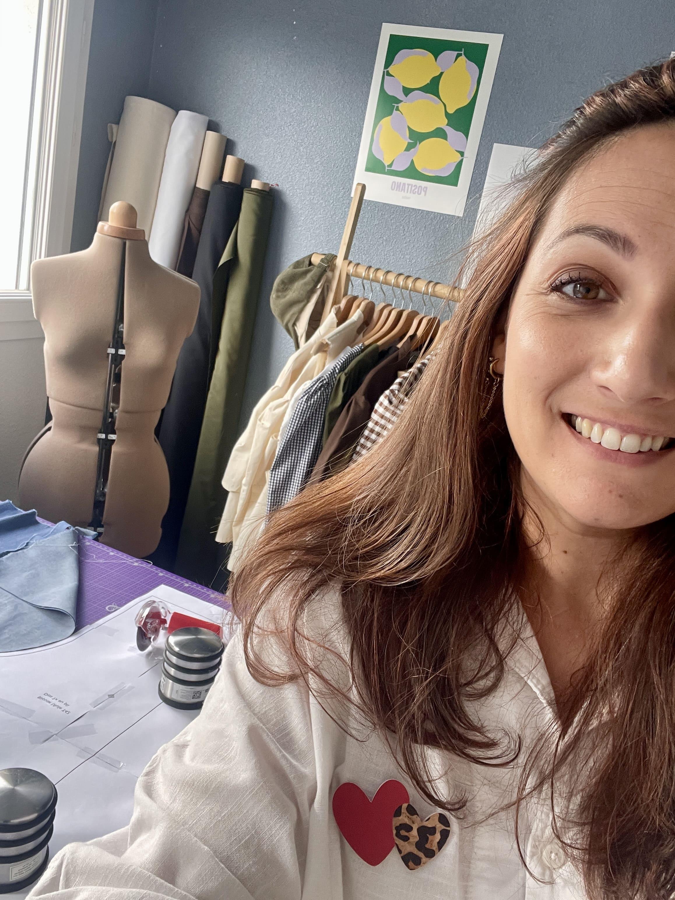 Qui se cache derrière Maison Soleïa ? Hello ! Moi c'est Sophie, j'ai 32 ans, et après avoir travaillé presque 10 ans dans le commerce, j'ai décidé de me reconvertir et de créer Maison Soleïa ! C'est comme ça que cette folle aventure a commencé !