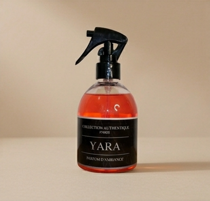 Parfumez votre intérieur avec nos sprays d’ambiance, conçus pour apporter une agréable senteur à votre maison. Découvrez une sélection de fragrances fraîches, gourmandes, florales ou cocooning et créez facilement une atmosphère agréable dans chaque pièce. Retrouvez nos sprays parfumés à prix accessibles chez J2L Parfumerie.