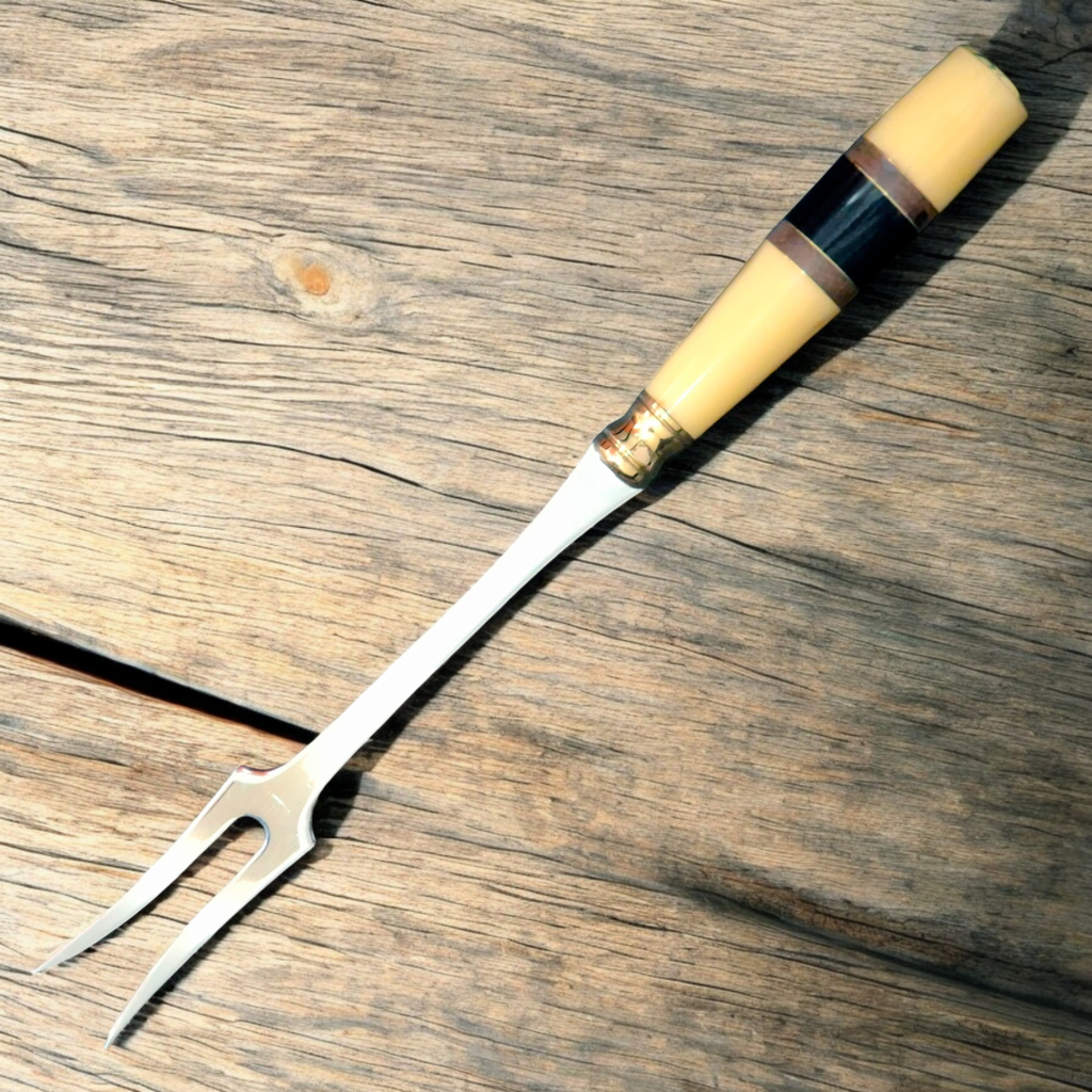 Garfo Churrasco Elmo Cabo Madeira e Resina 8 Polegadas