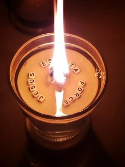 Bougie, Chrétien, Bougie Chrétienne, Jésus, Jésus est ta force, flamme, cire d'abeille, cire