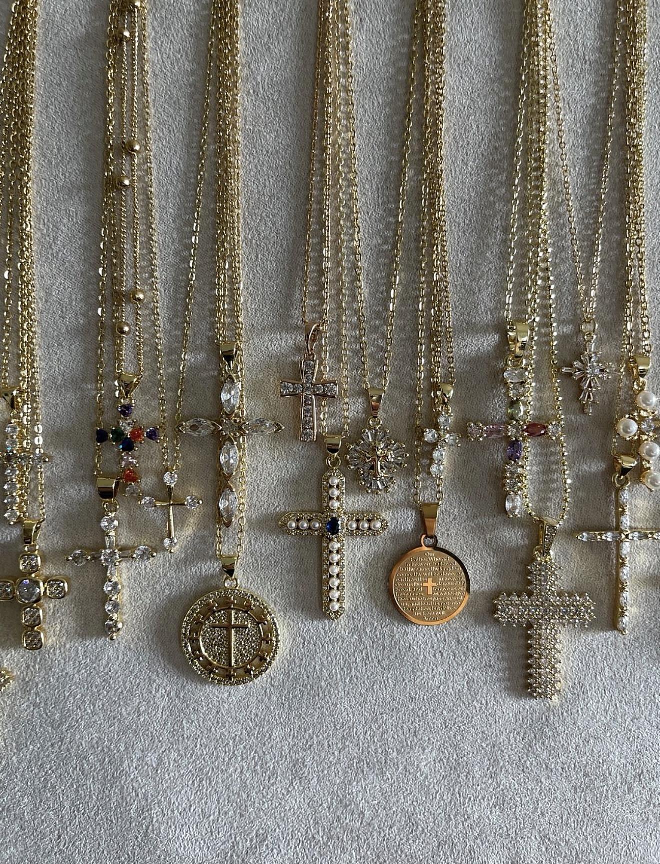 Bijoux chrétiens croix pas cher pour petit budget